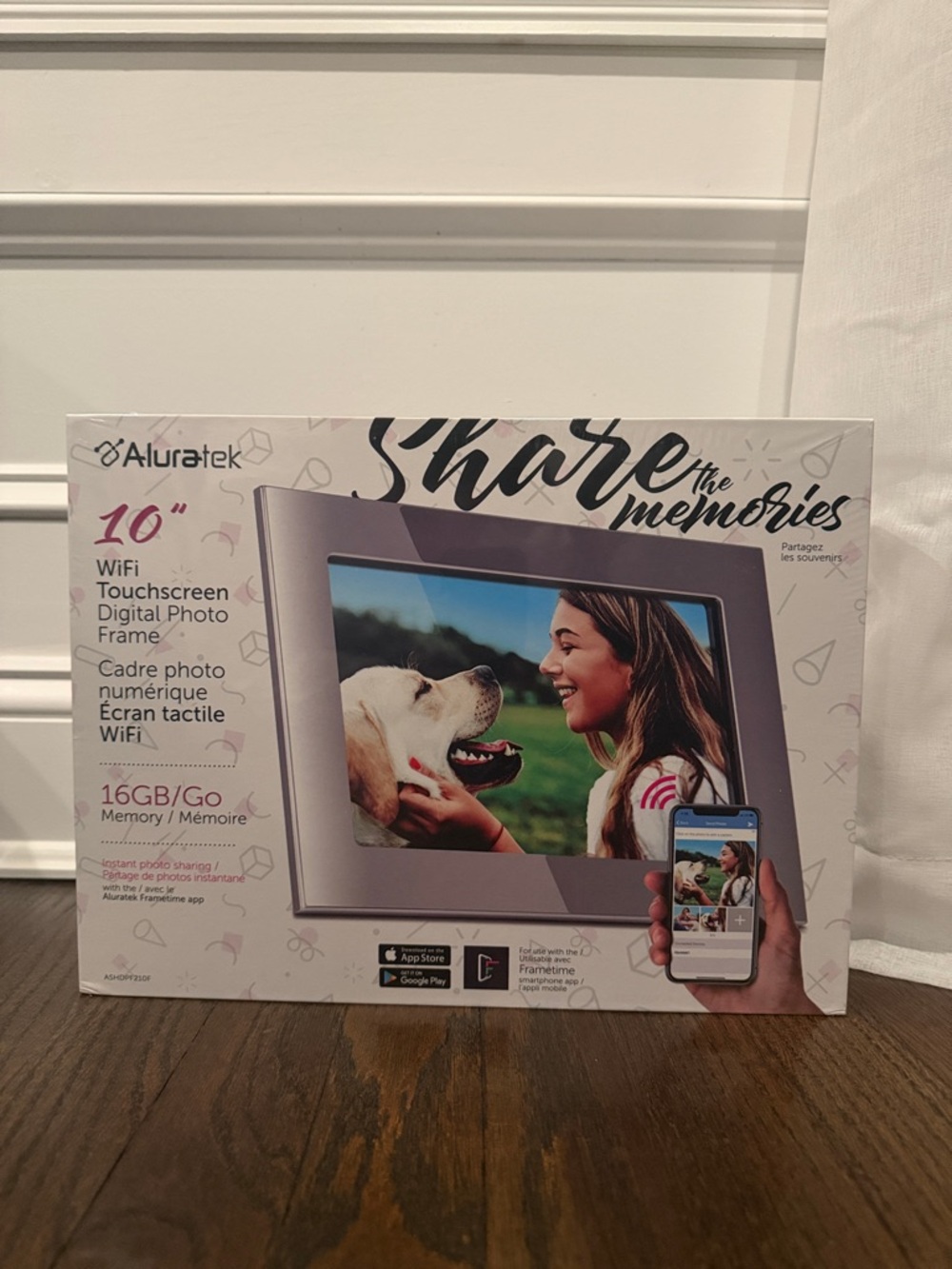 NWT Aluratek 10" WiFi Touchscreen Digital Photo Frame - Silver